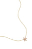 Collier orné d'une fleur en strass
